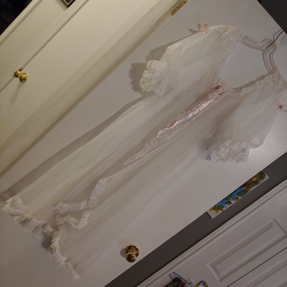 VINTAGE bridal lace nylon peignoir robe set gown